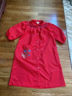 Red Polka Dot snap up house dress with Floral Embroidery pocket Med cotton blend